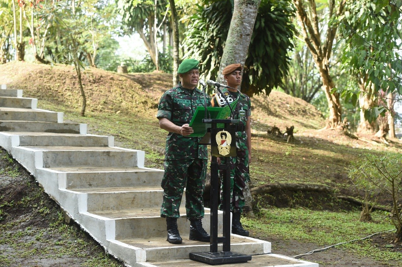 Wisudawan Dan Wisudawati Purnawira Pati Tni Ad Adakan Tradisi Di Puncak