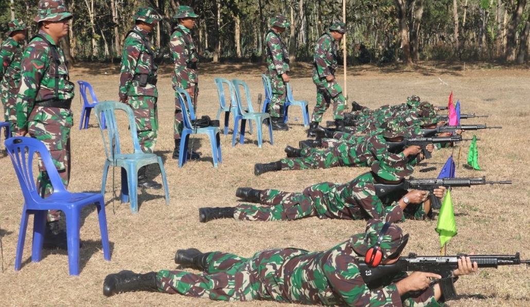 Waslat Kodam Iv Tinjau Latihan Menembak Di Lapangan Tembak Ekadanta