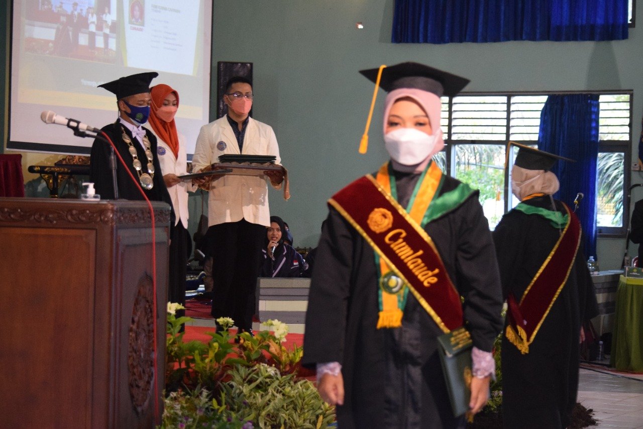 Ump Gelar Wisuda Luring Perdana Di Masa Pandemi Metro Times News