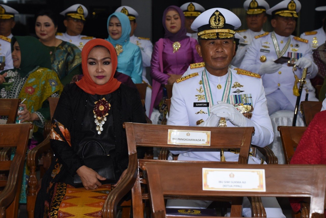 Komandan Kodiklatal Hadiri Wisuda Purna Wira Pati TNI AL Di AAL • Metro ...